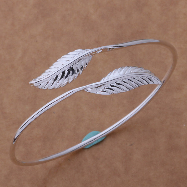 Leaf bracelet