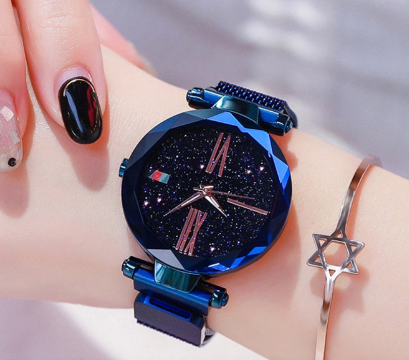 Luxury Ladies Clock Magnet Buckle Starry Diamond Geometric Surface Quartz Wristwatch