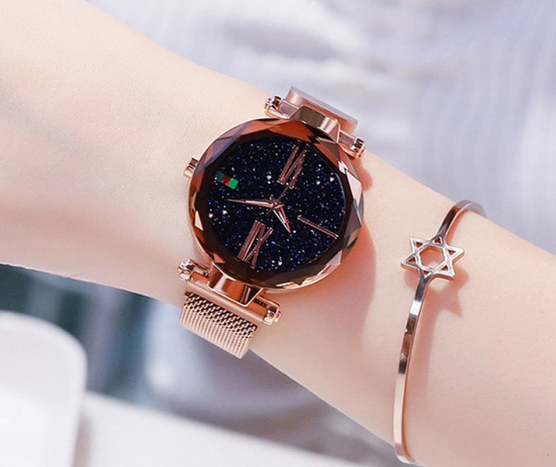 Luxury Ladies Clock Magnet Buckle Starry Diamond Geometric Surface Quartz Wristwatch